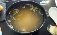Sopa miso con alga kombu