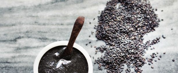 Tahini de s&eacute;samo negro